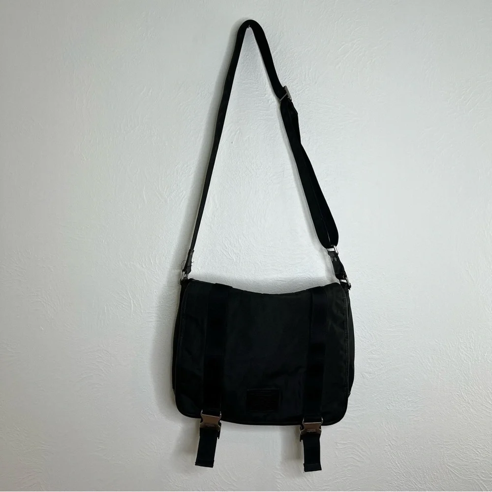 Coach F70422 Mens Voyager Messenger Bag Black Nylon Leather Shoulder Strap